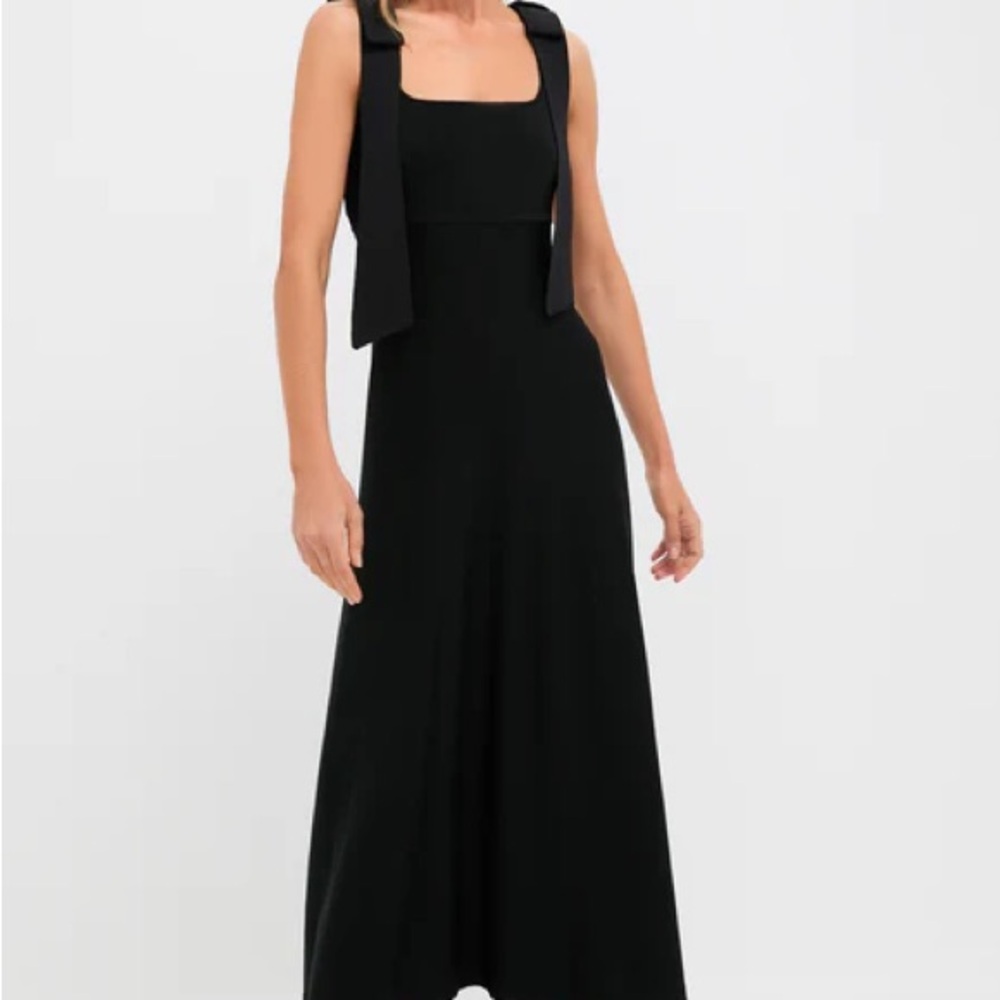 Pomander Place Black Sleeveless Dress